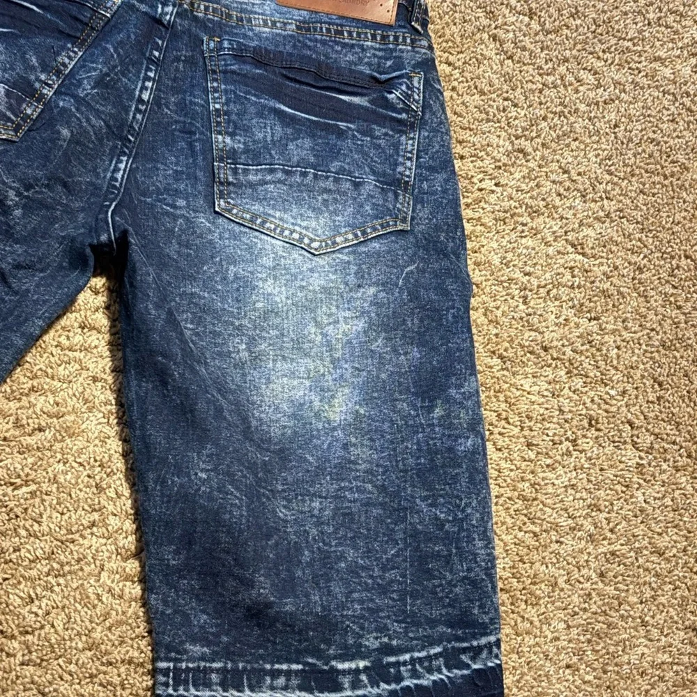 Brooklyn Laundry Blue Denim Shorts men’s sz 32 distressed long